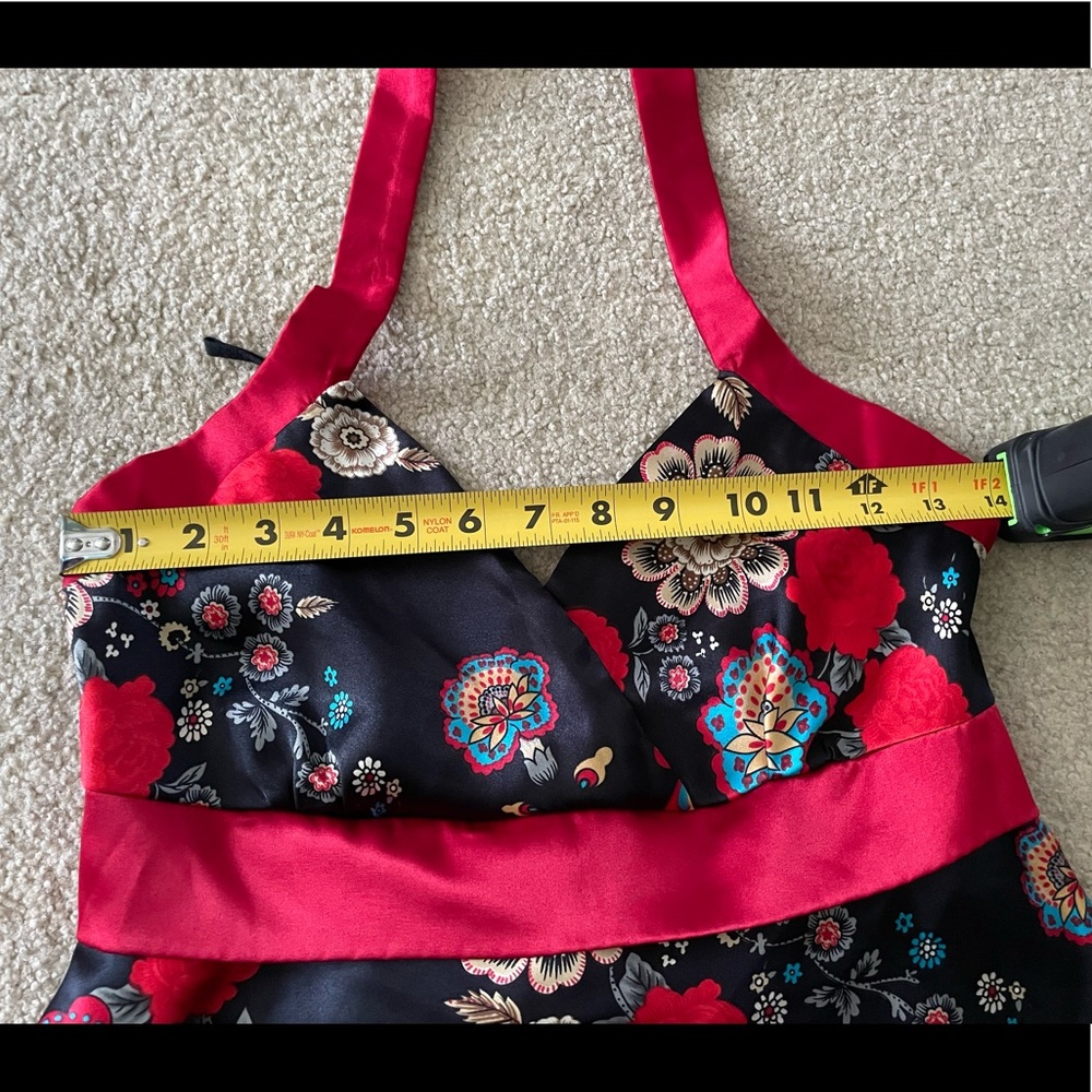 Body Central Silk Floral Halter Top - Picture 7 of 9